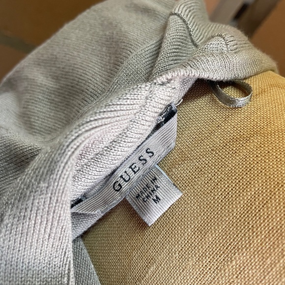 Guess V-neck sweater with open back design. - Picture 4 of 4